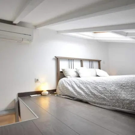 Apartment Superbe 2p Mezzanine Au Coeur Du Vieil Antibes