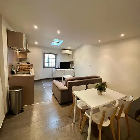 Apartment Superbe 2p Mezzanine Au Coeur Du Vieil *